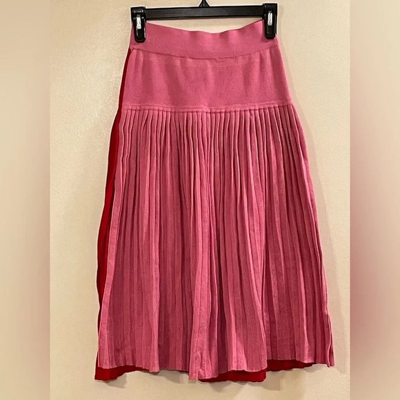 ELEVEN SIX Sian Colorblock Skirt in Sugar Pink and Geranium - Picture 5 of 12